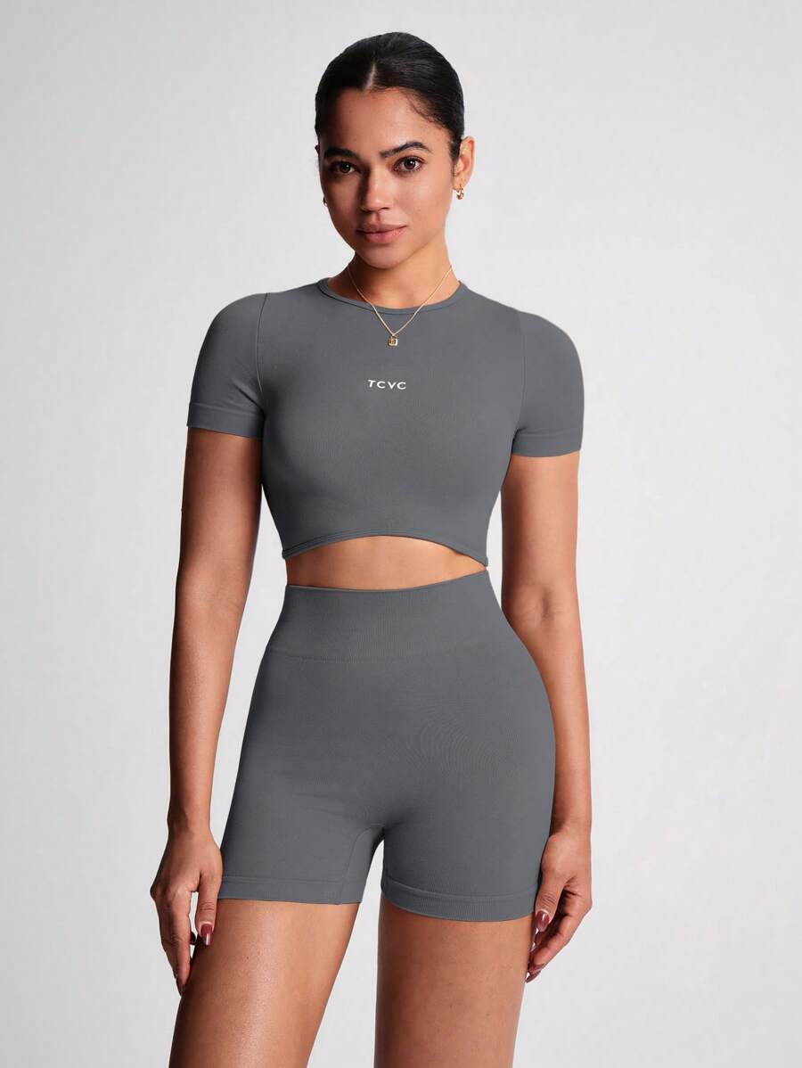 TCVC Conjunto de Camiseta de Manga Curta e Shorts Esportivos de Alta Elasticidade para Mulheres, Gola Redonda Sem Costura, Cintura Alta com Controle da Barriga e Bumbum Empinado, Tecido Amigável à Pele, Modelagem Justa, Versátil e Casual, Adequado para To